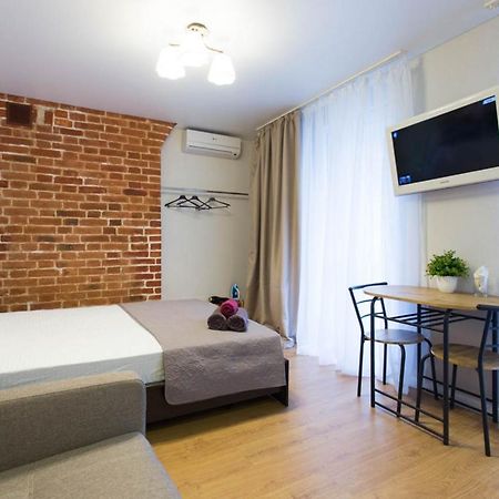 Studio Near Metro Yaroslava Mudroho, Universytet - Mykoly Khvylovoho Str 5-3 Jarkov Exterior foto