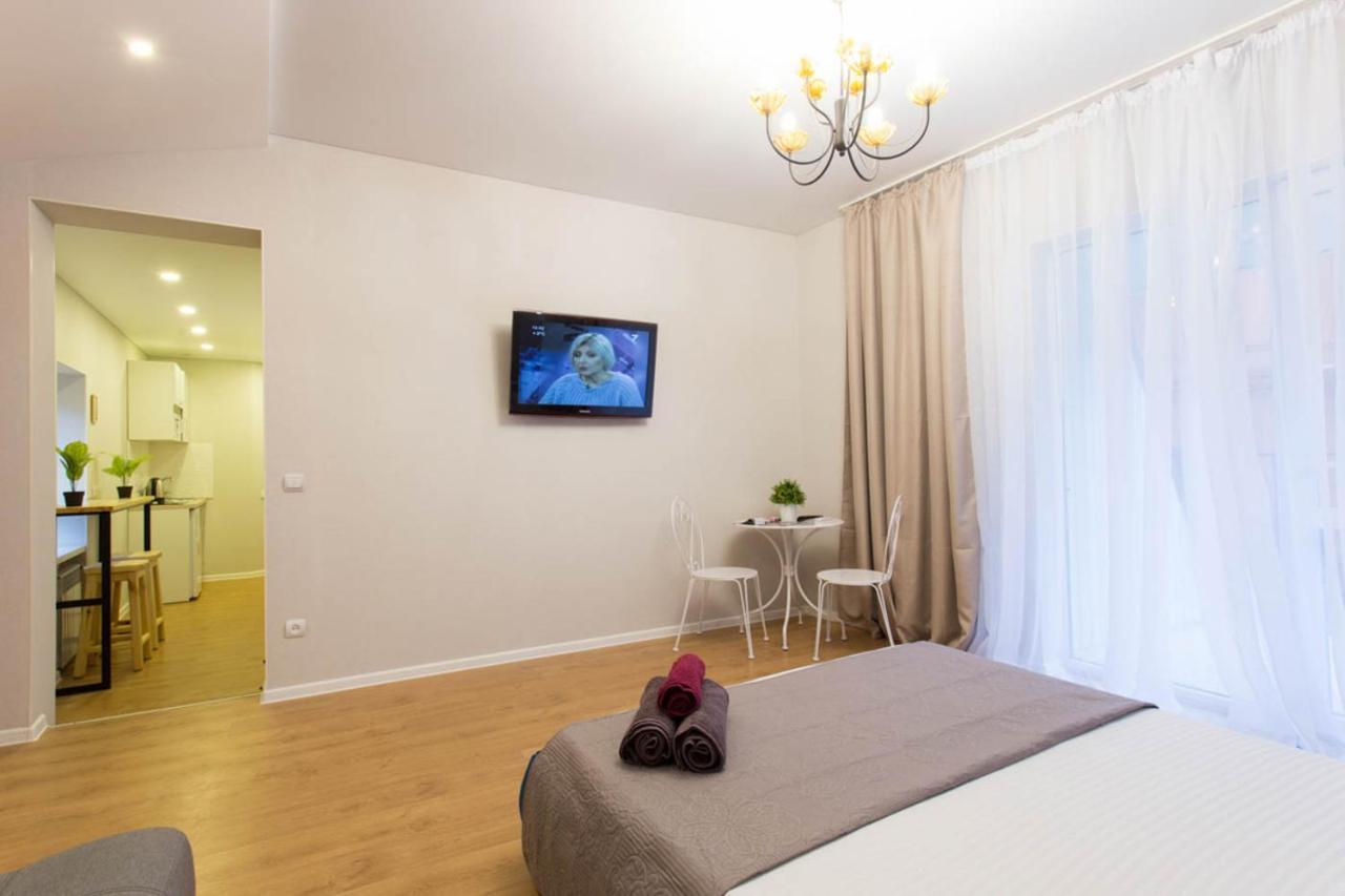 Studio Near Metro Yaroslava Mudroho, Universytet - Mykoly Khvylovoho Str 5-3 Jarkov Exterior foto