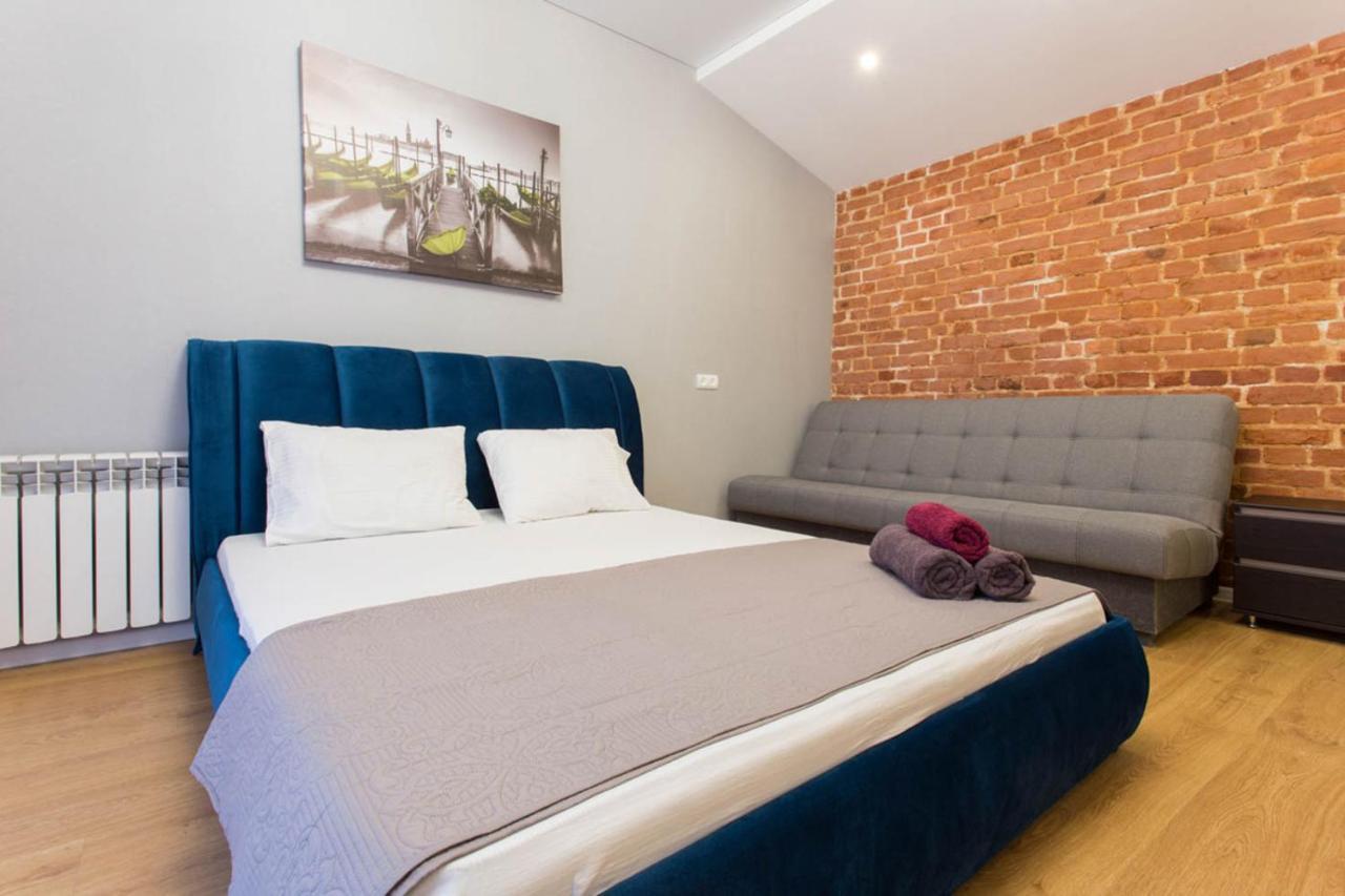 Studio Near Metro Yaroslava Mudroho, Universytet - Mykoly Khvylovoho Str 5-3 Jarkov Exterior foto