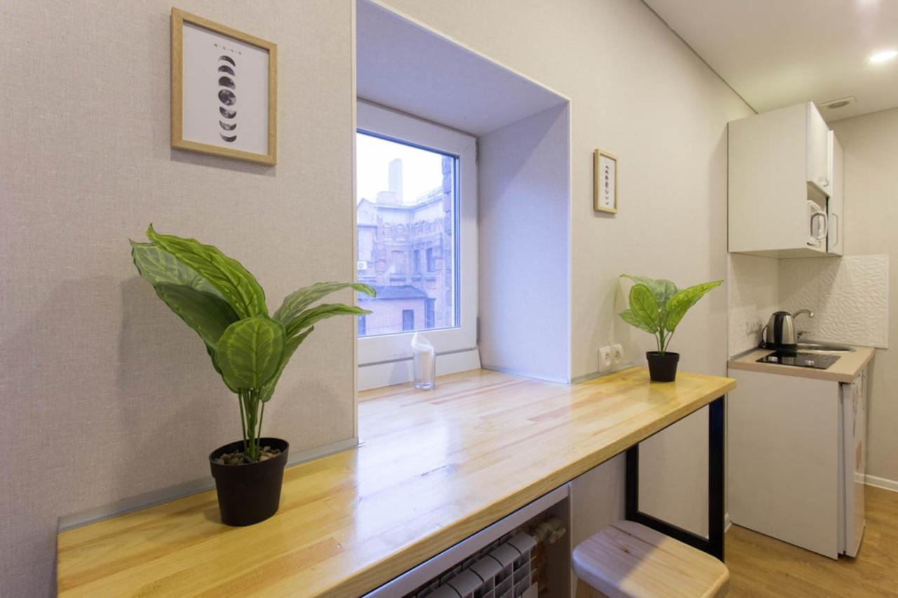 Studio Near Metro Yaroslava Mudroho, Universytet - Mykoly Khvylovoho Str 5-3 Jarkov Exterior foto