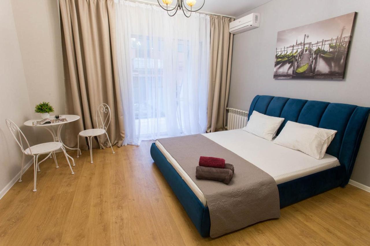 Studio Near Metro Yaroslava Mudroho, Universytet - Mykoly Khvylovoho Str 5-3 Jarkov Exterior foto