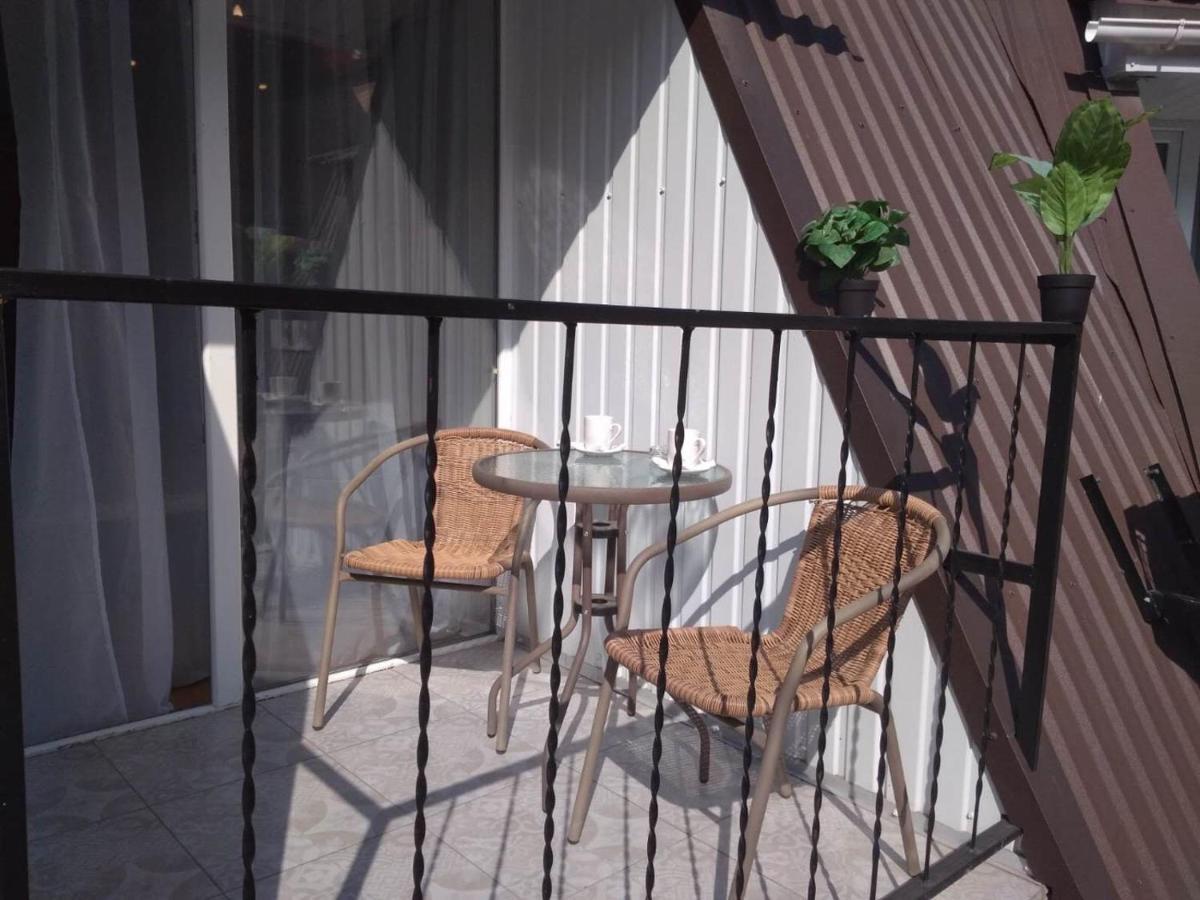 Studio Near Metro Yaroslava Mudroho, Universytet - Mykoly Khvylovoho Str 5-3 Jarkov Exterior foto