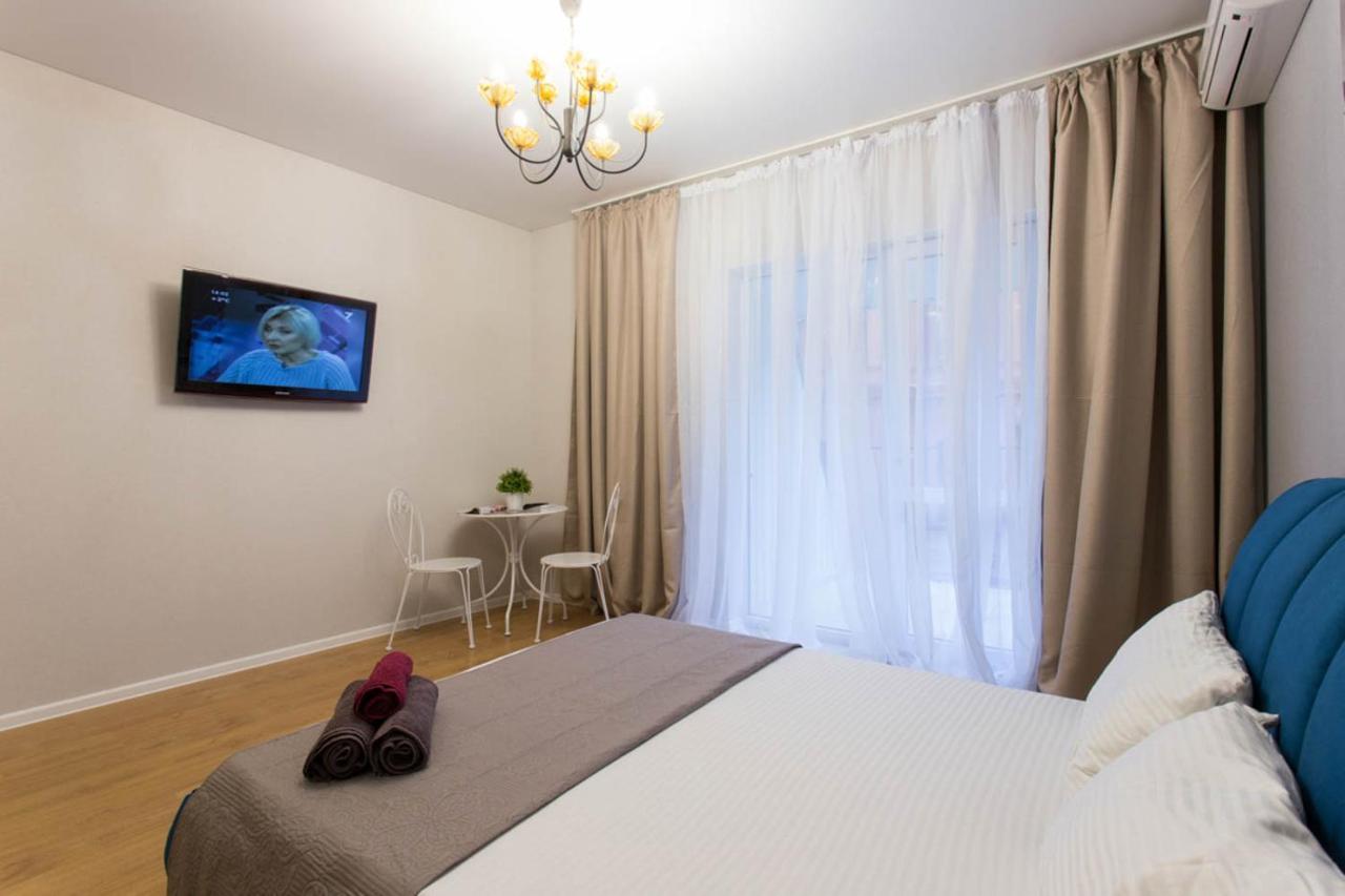 Studio Near Metro Yaroslava Mudroho, Universytet - Mykoly Khvylovoho Str 5-3 Jarkov Exterior foto