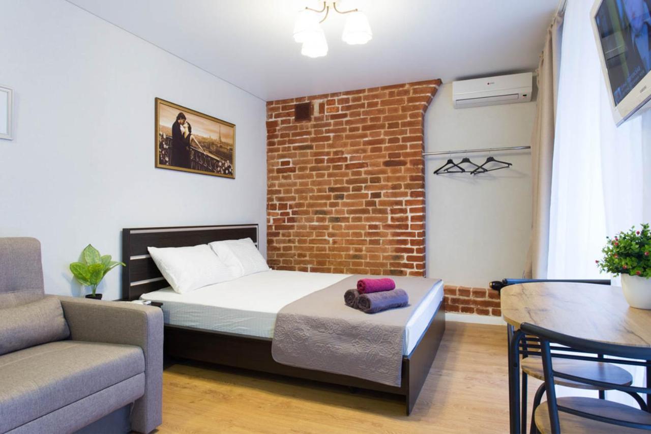 Studio Near Metro Yaroslava Mudroho, Universytet - Mykoly Khvylovoho Str 5-3 Jarkov Exterior foto