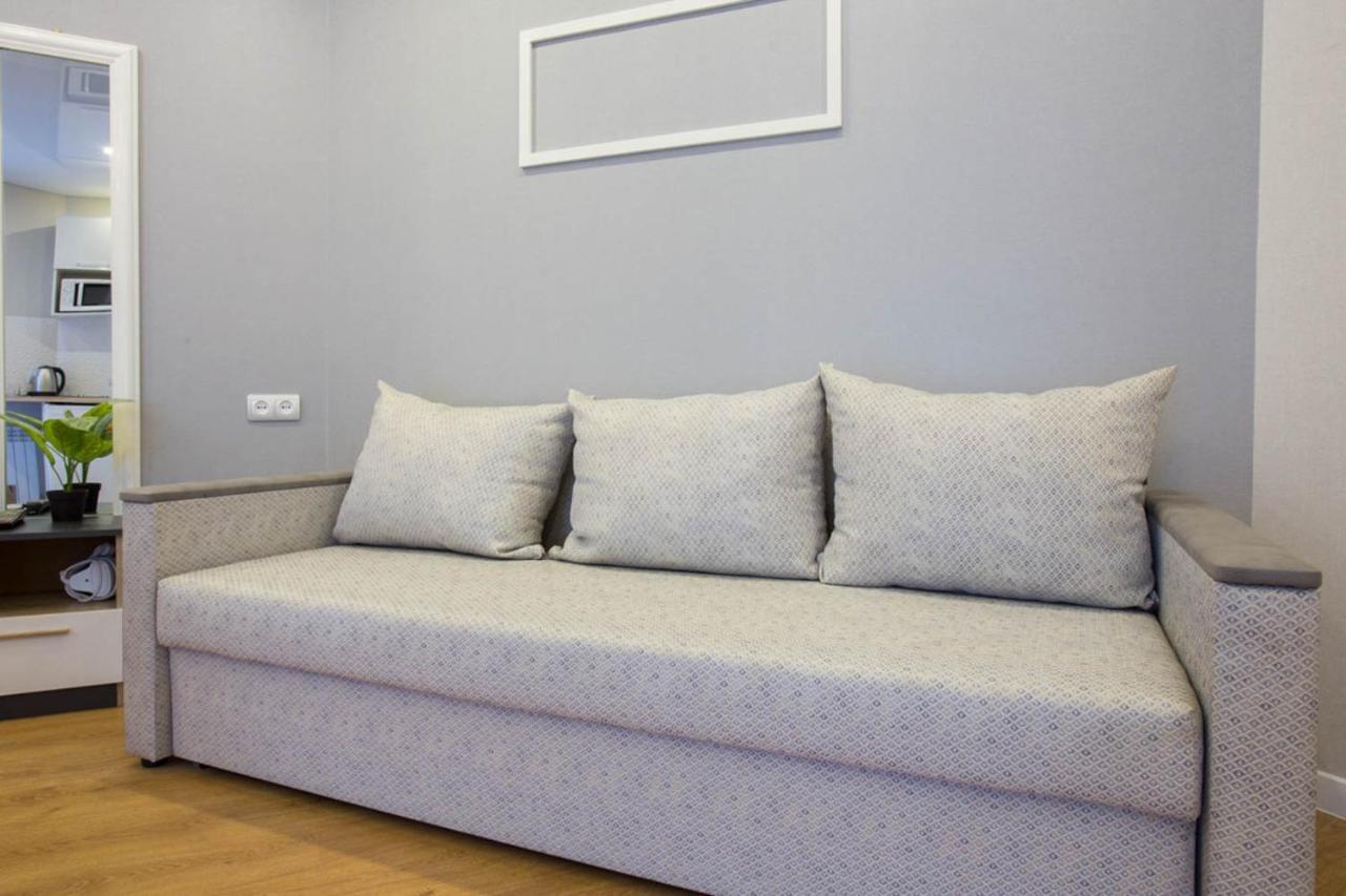 Studio Near Metro Yaroslava Mudroho, Universytet - Mykoly Khvylovoho Str 5-3 Jarkov Exterior foto