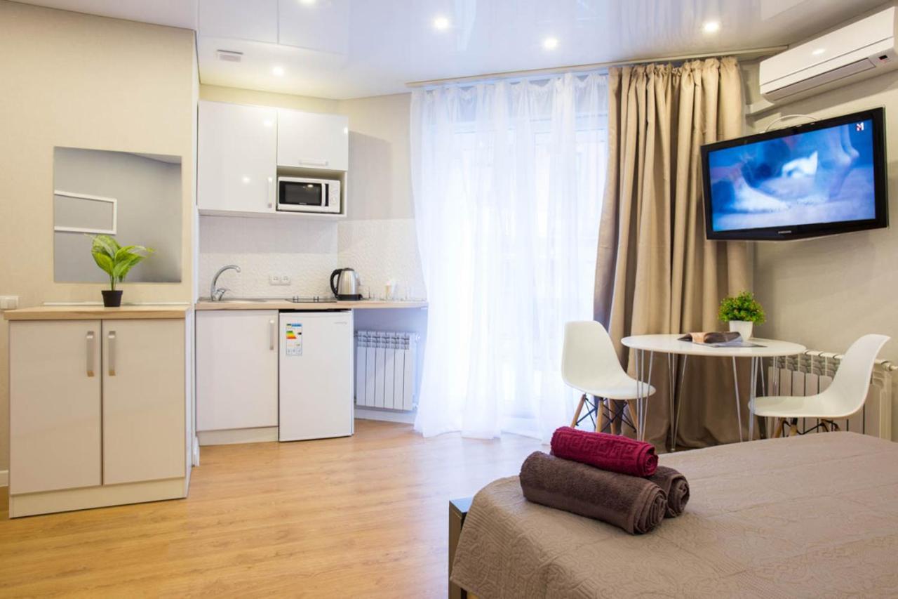 Studio Near Metro Yaroslava Mudroho, Universytet - Mykoly Khvylovoho Str 5-3 Jarkov Exterior foto