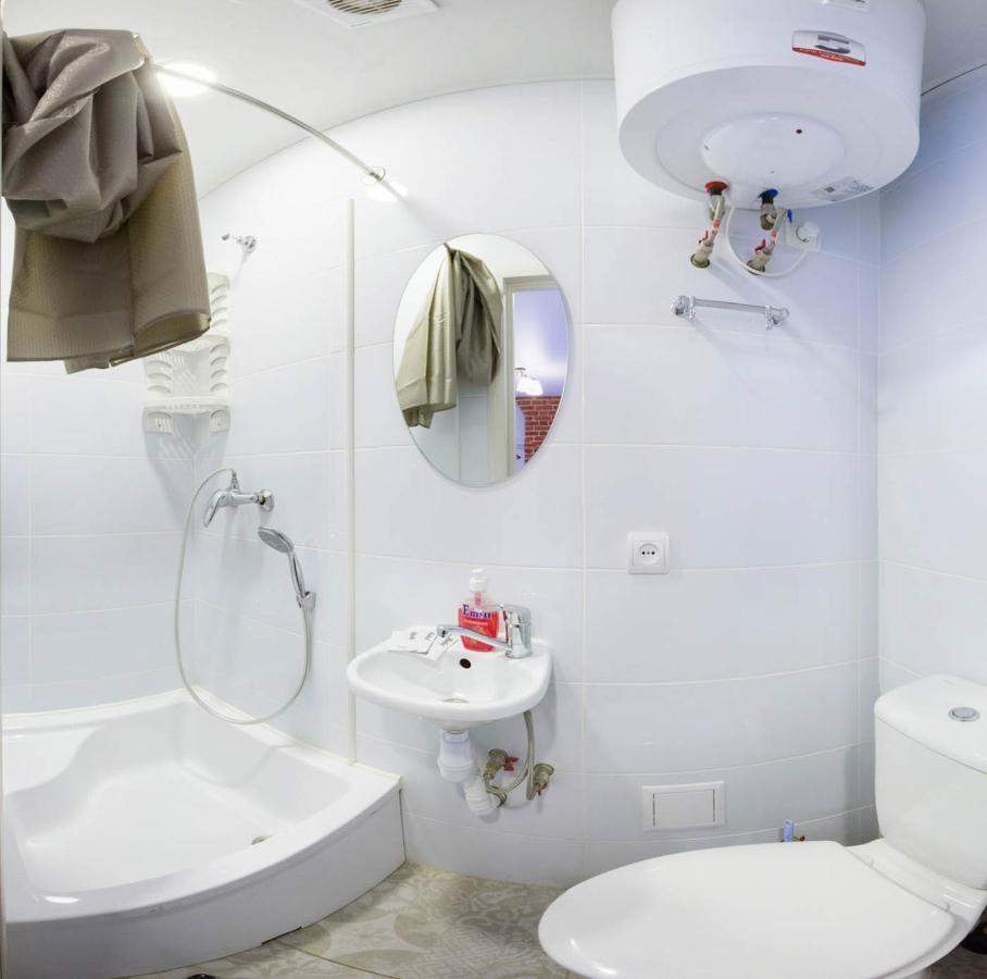 Studio Near Metro Yaroslava Mudroho, Universytet - Mykoly Khvylovoho Str 5-3 Jarkov Exterior foto