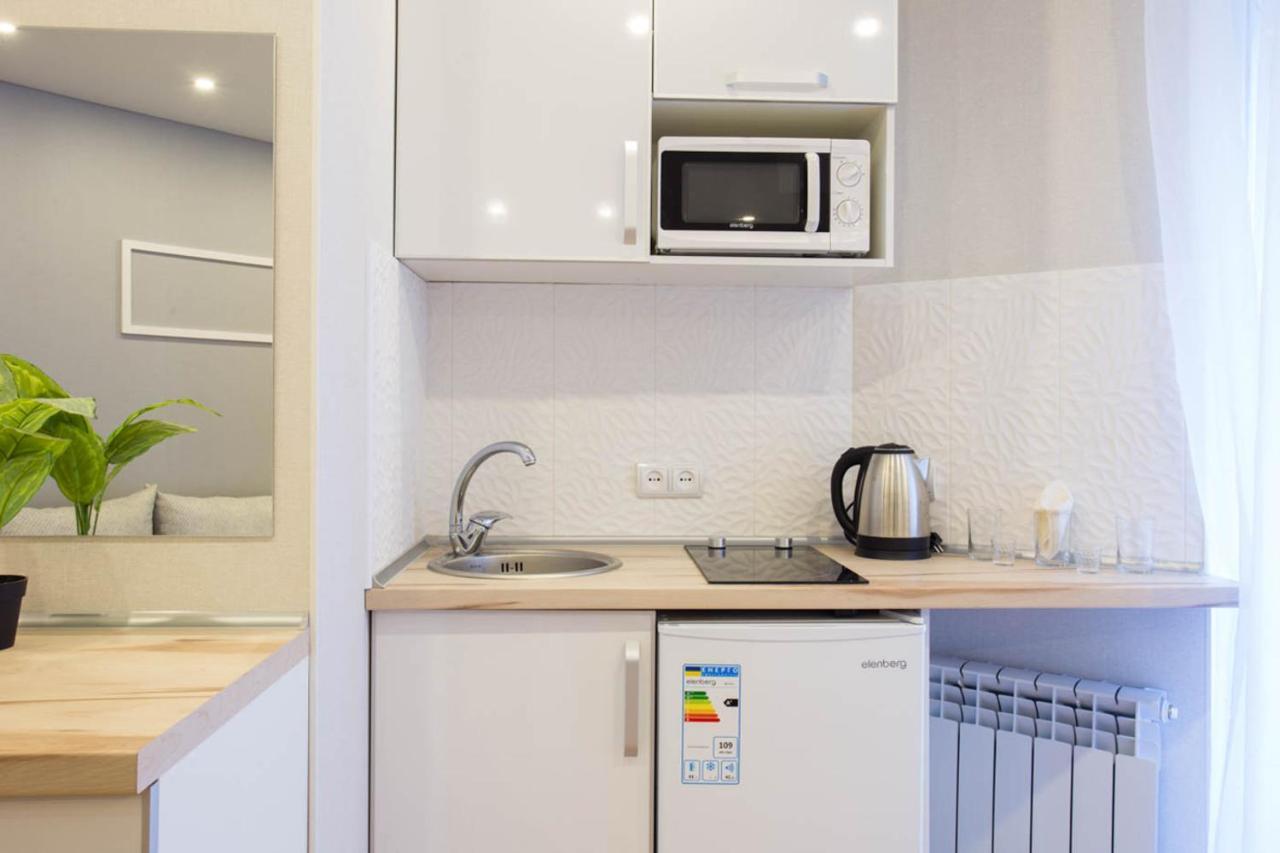 Studio Near Metro Yaroslava Mudroho, Universytet - Mykoly Khvylovoho Str 5-3 Jarkov Exterior foto